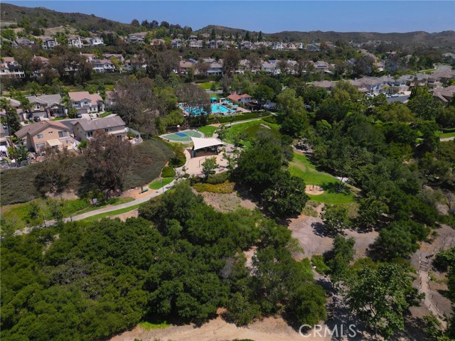 20 Wayfaire, Rancho Santa Margarita CA: https://media.crmls.org/medias/2324aed5-8a4b-42d4-99d4-cffa48f943dc.jpg