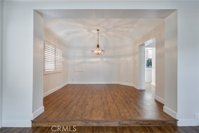 Detail Gallery Image 18 of 59 For 24004 Arminta St, West Hills,  CA 91304 - 4 Beds | 3 Baths