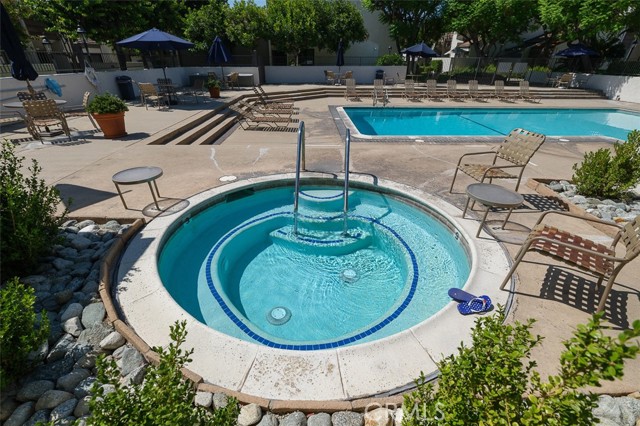 582 W Huntington Drive, Arcadia CA: https://media.crmls.org/medias/23268590-05ed-4eae-95f0-fc982fd622c7.jpg