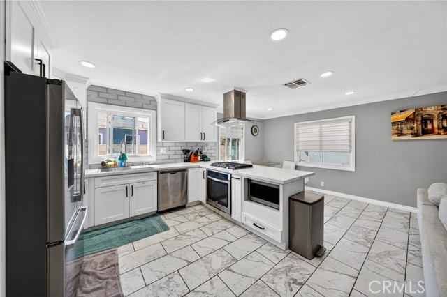 Detail Gallery Image 10 of 75 For 14061 Parson Street, Garden Grove,  CA 92843 - 6 Beds | 5 Baths