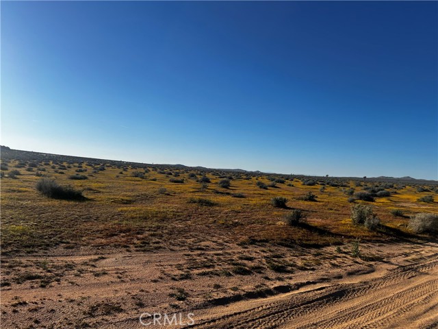 Detail Gallery Image 2 of 10 For 801 Adobe Mountain Rd, Adelanto,  CA 92301 - – Beds | – Baths