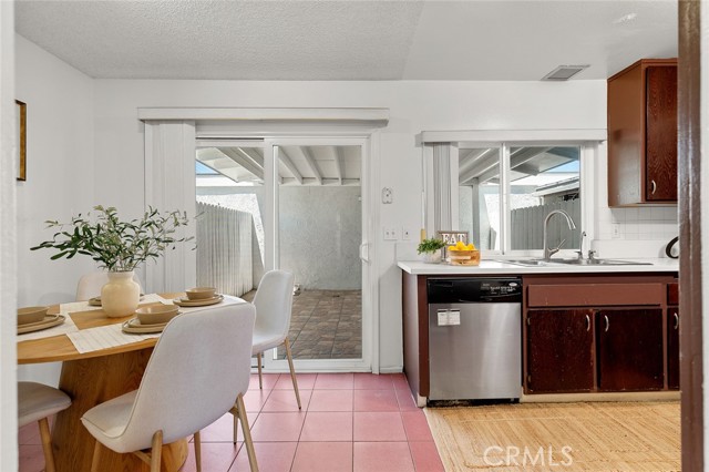 8515 Edgebrook Drive, Garden Grove CA: https://media.crmls.org/medias/232705b5-6667-4055-ad0a-674d626128bb.jpg