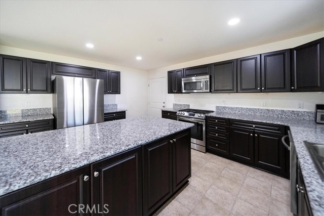 Detail Gallery Image 12 of 34 For 12956 Azalea, Moreno Valley,  CA 92555 - 4 Beds | 3 Baths