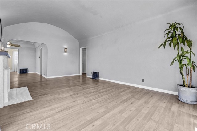 2850 S Norton Ave, Los Angeles CA: https://media.crmls.org/medias/232803ac-1838-408d-8c8c-78393f87a76a.jpg