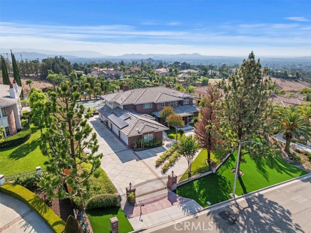 Detail Gallery Image 2 of 75 For 6975 Wyndham Hill Dr, Riverside,  CA 92506 - 4 Beds | 4/1 Baths