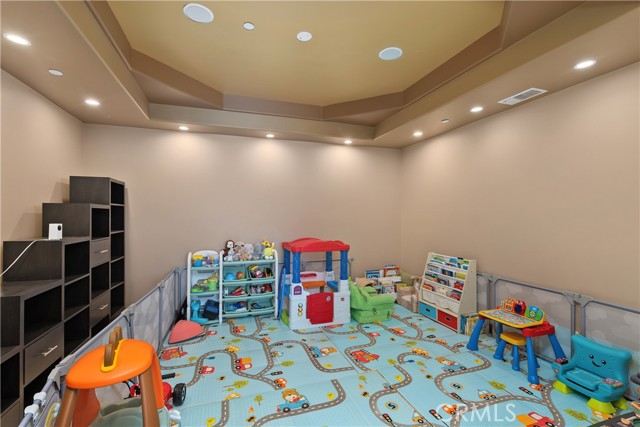 4630 Esparto Street, Woodland Hills CA: https://media.crmls.org/medias/23294524-6d0d-4149-be69-4d36cf46708d.jpg