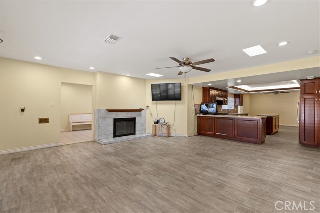 Detail Gallery Image 9 of 38 For 8558 11th, Downey,  CA 90241 - 4 Beds | 3/1 Baths