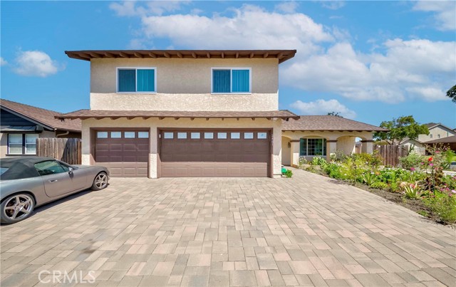 2401 El Portal Way, Oxnard CA: https://media.crmls.org/medias/232ad993-a9ad-4936-a09b-8ea247e92995.jpg