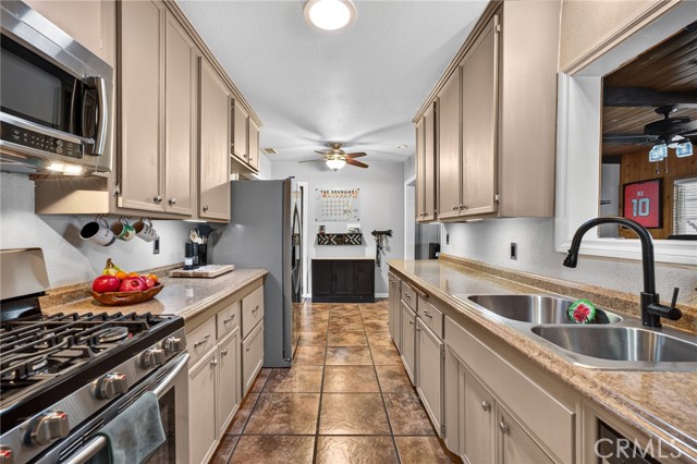 34950 Michael Ln, Yucaipa, CA 92399 photo 12