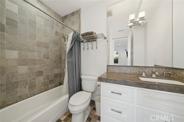 Detail Gallery Image 20 of 24 For 417 1/2 Poinsettia Ave, Corona Del Mar,  CA 92625 - 2 Beds | 2/1 Baths