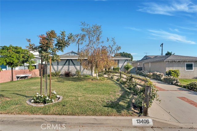 13406 Lancelot Avenue, Norwalk CA: https://media.crmls.org/medias/232c70c7-4ebf-4f3a-beb8-075fc8459cf6.jpg