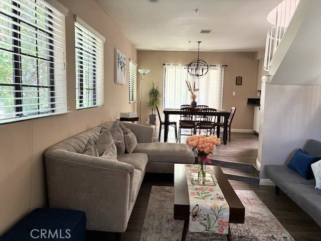 Detail Gallery Image 10 of 54 For 2249 Montrose Ave #7,  Montrose,  CA 91020 - 3 Beds | 2/1 Baths