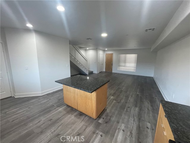 Detail Gallery Image 8 of 33 For 11312 Huston St #8,  North Hollywood,  CA 91601 - 3 Beds | 2/1 Baths