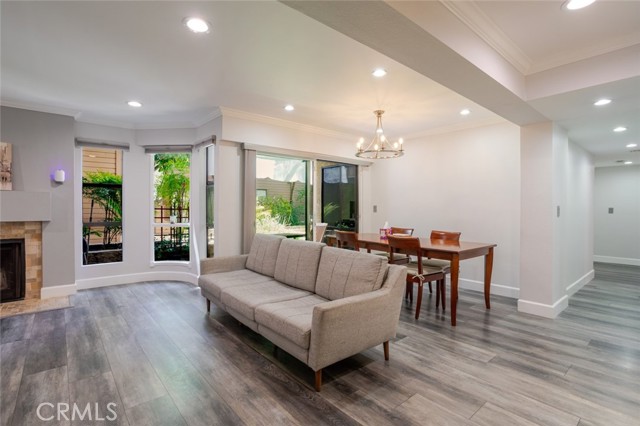 Detail Gallery Image 7 of 31 For 236 N Louise St #104,  Glendale,  CA 91206 - 2 Beds | 2 Baths