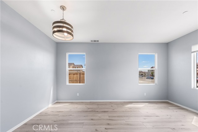 2436 Lugar Bonito Court, Rosamond CA: https://media.crmls.org/medias/232d31ed-c072-4b5e-aa52-ecd55fc41e1c.jpg