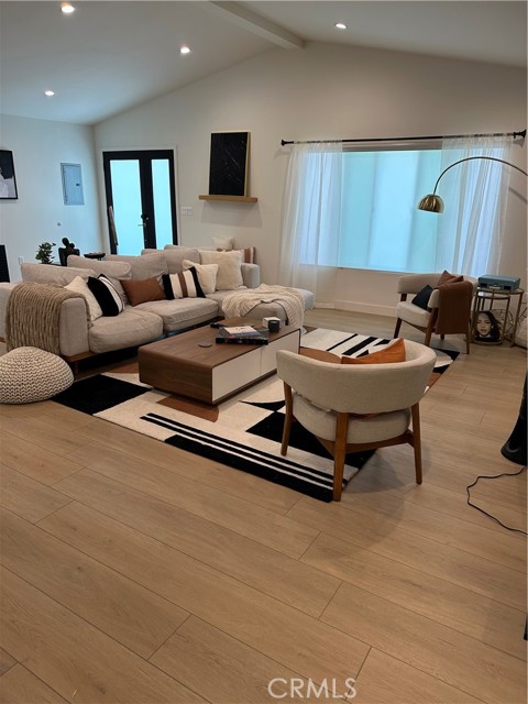 5457 Beckford Avenue, Tarzana CA: https://media.crmls.org/medias/232d3230-6f56-46cd-8787-7fd7379d8b0e.jpg