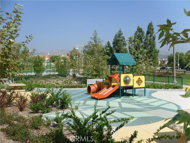97 Ardmore, Irvine CA: https://media.crmls.org/medias/232d3856-64af-46bd-a46c-ef346bb0162a.jpg