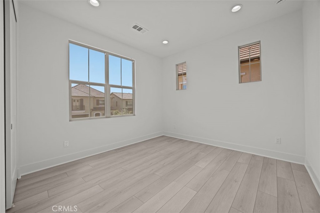 MLS #OC25217448 image #13