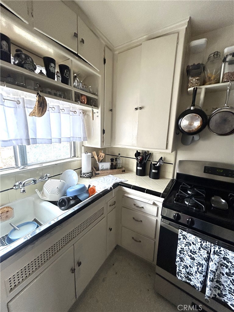 https://media.crmls.org/medias/232d946e-f105-43ab-b1a6-8338c3420a28.jpg?preset=X-Large