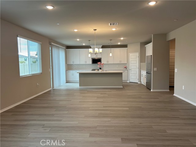 1065 Lumia Circle, Redlands CA: https://media.crmls.org/medias/232e1d0b-3941-49b8-94b7-bfe665574707.jpg