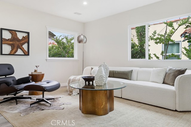 Detail Gallery Image 13 of 58 For 10714 Valley Spring Ln, North Hollywood,  CA 91602 - – Beds | – Baths