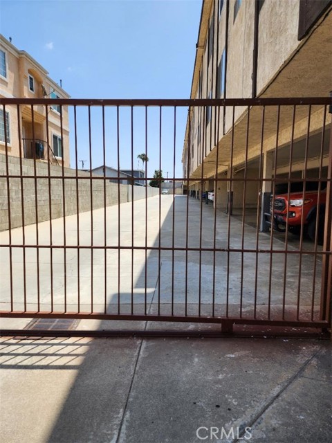 Detail Gallery Image 3 of 4 For 15116 S Raymond Ave #104,  Gardena,  CA 90247 - 2 Beds | 2 Baths