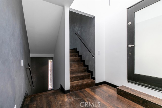22619 Holanda Road, Woodland Hills CA: https://media.crmls.org/medias/232f97f4-7067-4b81-9160-3a6e2e0d81c7.jpg