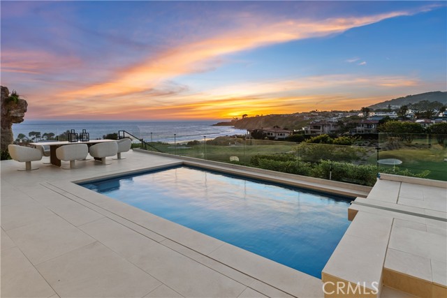 13 Ritz Cove Drive, Dana Point CA: https://media.crmls.org/medias/233016ac-f2e4-469c-88a5-4b616d805d5e.jpg