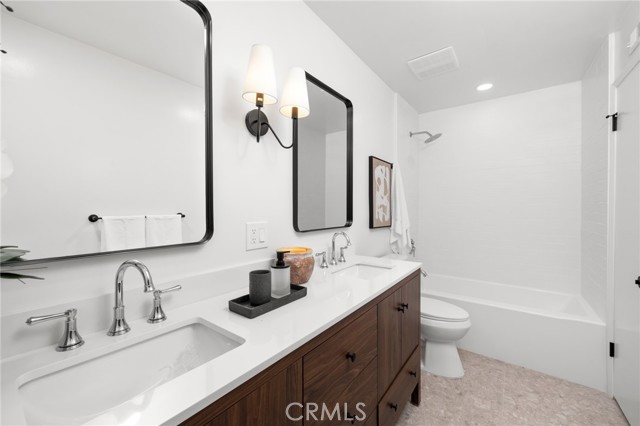 Detail Gallery Image 11 of 21 For 10012 Glade Ave, Chatsworth,  CA 91311 - 3 Beds | 2 Baths