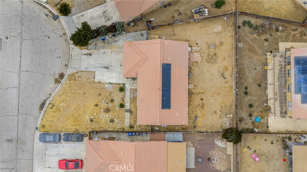 https://media.crmls.org/medias/2330e6a3-afff-4c4b-a5c8-89e53e963697.jpg?preset=X-Large