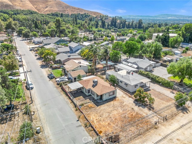 1393 Ward Way, Mentone CA: https://media.crmls.org/medias/23312150-6f4d-454e-99f5-4b90851916ae.jpg