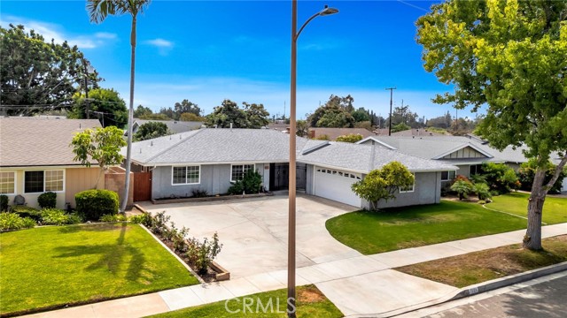 Detail Gallery Image 2 of 41 For 1024 E Tularosa, Orange,  CA 92866 - 4 Beds | 2 Baths
