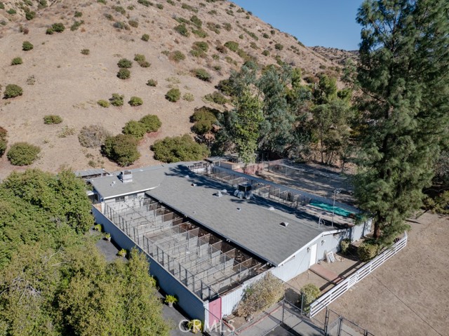 Detail Gallery Image 8 of 14 For 9515 La Tuna Canyon Rd, Sun Valley,  CA 91352 - 3 Beds | 3 Baths