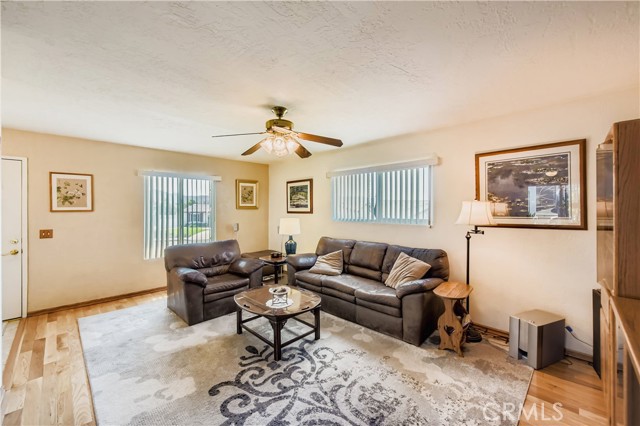 Detail Gallery Image 5 of 17 For 10651 Trigal Way, Santee,  CA 92071 - 4 Beds | 2 Baths