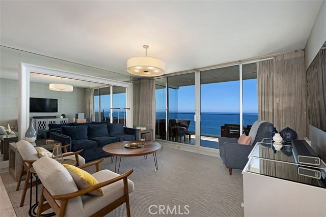 Detail Gallery Image 4 of 43 For 31755 Coast #403,  Laguna Beach,  CA 92651 - 2 Beds | 2 Baths