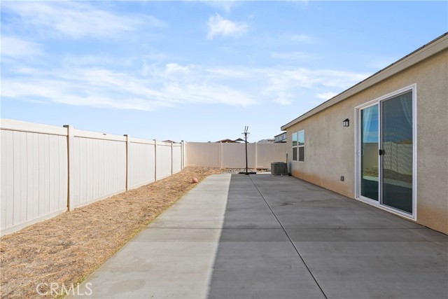 Detail Gallery Image 6 of 9 For 25541 Buckeye Meadow Ln, Homeland,  CA 92548 - 4 Beds | 2 Baths