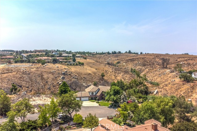 6966 Ranch View Road, Riverside CA: https://media.crmls.org/medias/23326eb4-93fe-4ec5-a481-dfed19e78d04.jpg
