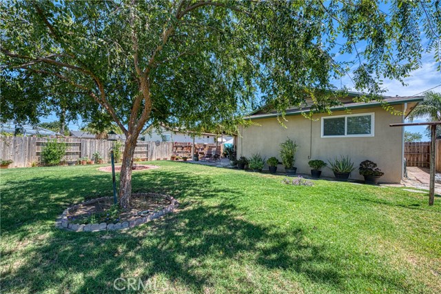 1430 W Bush Street, Lemoore CA: https://media.crmls.org/medias/2332fc6f-4694-4397-927a-59740bf52d4b.jpg