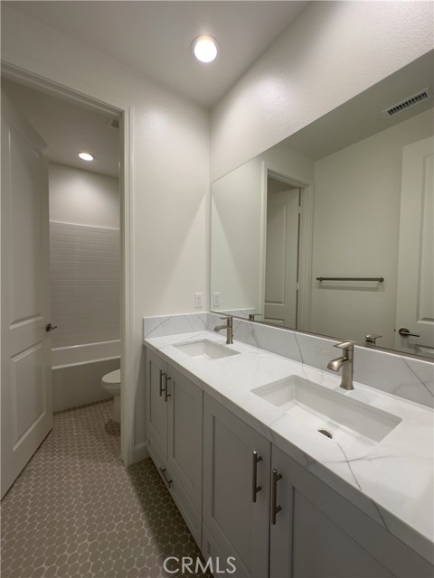 Detail Gallery Image 22 of 41 For 17532 Cameron Ln, Huntington Beach,  CA 92647 - 3 Beds | 2/1 Baths