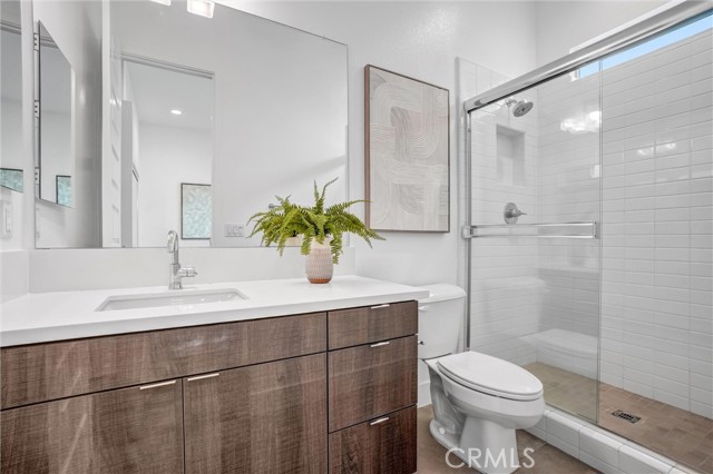 Image 17 of 51 For 24 Ebb Tide  