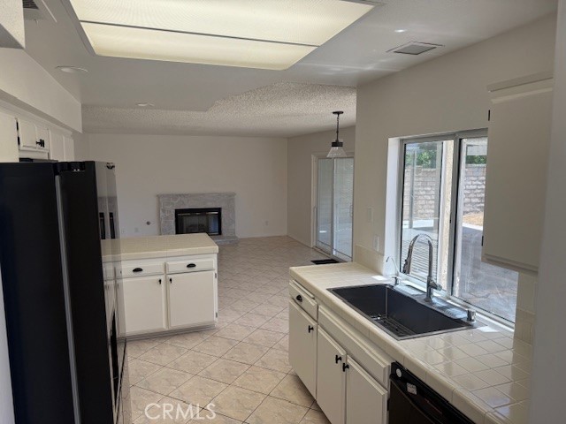 Detail Gallery Image 6 of 21 For 22312 Oxford Ln, Saugus,  CA 91350 - 4 Beds | 3 Baths