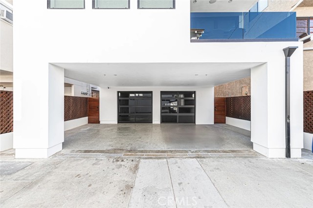 1034 W Balboa Boulevard, Newport Beach CA: https://media.crmls.org/medias/2333f8a1-64a6-4fa1-95f4-eea535d1f03e.jpg