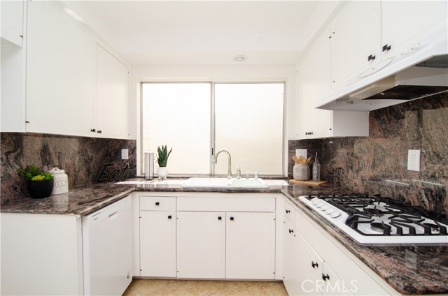 Detail Gallery Image 11 of 44 For 26701 Oak Branch Cir, Newhall,  CA 91321 - 2 Beds | 2 Baths