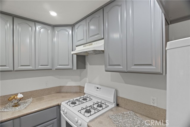 Detail Gallery Image 27 of 45 For 5135 Zelzah Ave #201,  Encino,  CA 91316 - 2 Beds | 2 Baths