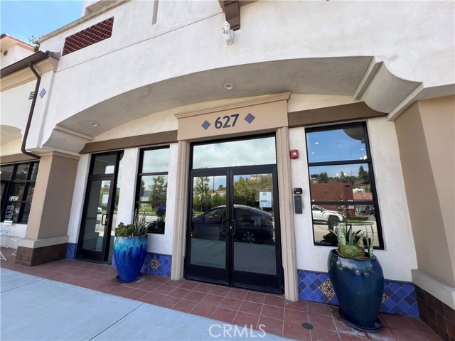 627 Deep Valley Drive, Palos Verdes Peninsula CA: https://media.crmls.org/medias/23351faa-f610-434c-9a3d-974e25892f8e.jpg