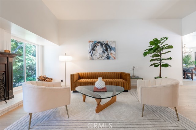 Detail Gallery Image 6 of 28 For 16990 Escalon Dr, Encino,  CA 91436 - 3 Beds | 2/1 Baths