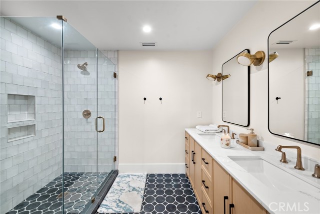 1963 Port Edward Place, Newport Beach CA: https://media.crmls.org/medias/233538be-7d59-4f24-ba43-ceb7a59a54cb.jpg