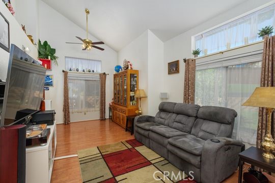 43025 Corte Salamanca, Temecula CA: https://media.crmls.org/medias/2337ad29-cc5a-45a5-8dd4-cc1592dc7e1e.jpg