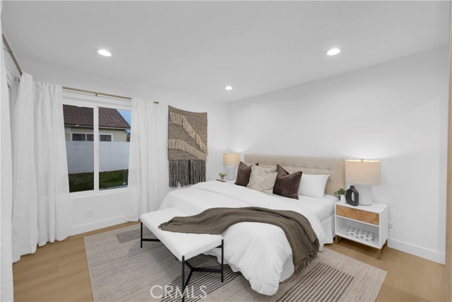 Detail Gallery Image 14 of 33 For 20942 Queens Park, Huntington Beach,  CA 92646 - 5 Beds | 3 Baths