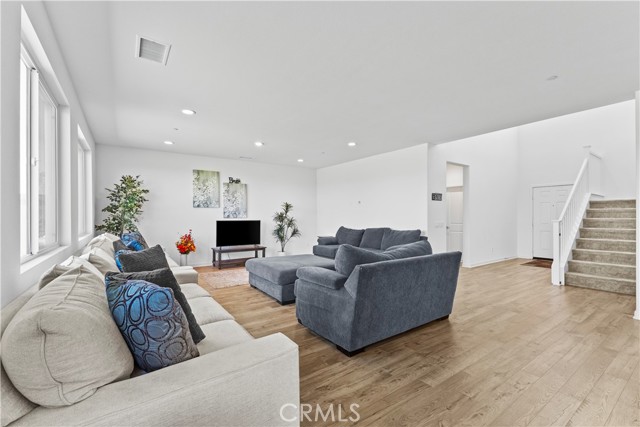 Image 5 of 44 For 36780 Arietta Way